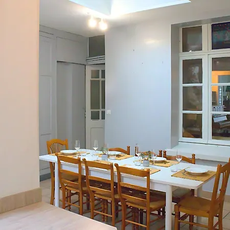 Grande Maison Avec 5 Nyaraló *